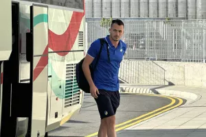 (Φώτος Kerkida) Έφτασε... το ΑΠΟΕΛ