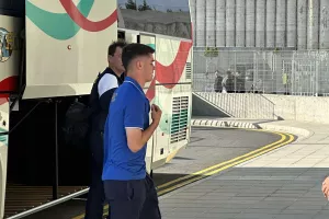 (Φώτος Kerkida) Έφτασε... το ΑΠΟΕΛ