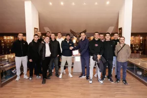 Τίμησε την ΕΛ.ΔΥ.Κ για την προσφορά της στην άμυνα της Κύπρου (Φώτος)