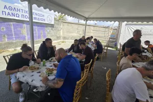(ΦΩΤΟΣ Kerkida) Όλοι μαζί... σαν μία οικογένεια!