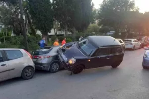 Αυτοκίνητο "προσγειώθηκε" στο ΙΧ του διαιτητή και διέκοψε τον αγώνα!