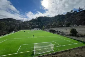Με πλαστικό τάπητα τελευταίας γενιάς