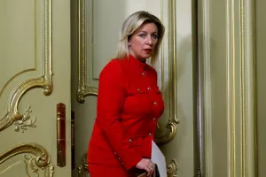Μόσχα: «Απαράδεκτες οι απειλές των ΗΠΑ για στρατιωτικά πλήγματα κατά του Ιράν»