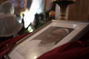 Πώς διαπιστώθηκε ο θάνατος του Πάπα Φραγκίσκου: Το μυστικό τελετουργικό του Βατικανού