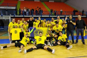 (ΦΩΤΟΣ) Οι πανηγυρισμοί και η απονομή στην ΑΕΛ 