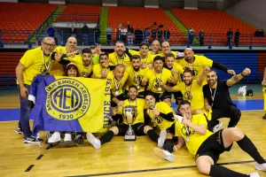 (ΦΩΤΟΣ) Οι πανηγυρισμοί και η απονομή στην ΑΕΛ 