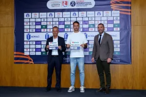 (Φώτος) ΕΚΟ C.I.A.M.: «Στήριγμα μας οι χορηγοί μας»... 