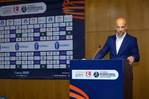 (Φώτος) ΕΚΟ C.I.A.M.: «Στήριγμα μας οι χορηγοί μας»... 