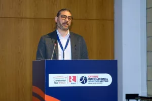 (Φώτος) ΕΚΟ C.I.A.M.: «Στήριγμα μας οι χορηγοί μας»... 