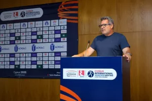 (Φώτος) ΕΚΟ C.I.A.M.: «Στήριγμα μας οι χορηγοί μας»... 