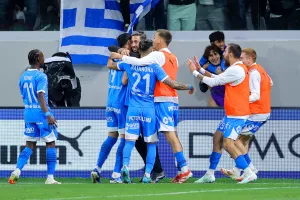 Ανατροπή και ''τριάρα'' με υπογραφή Αυγουστή (Φώτος)