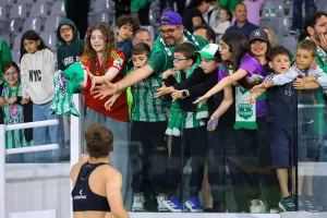 Ο Άρης νίκησε την ΑΕΚ και πάει στην Πάφο για να…χτυπήσει τα ρέστα του! (φώτος)