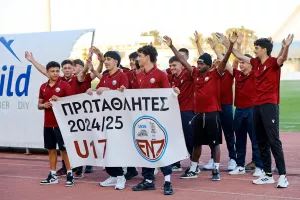 Χειροκρότημα στους μικρούς της Κ17 (Φώτος) 