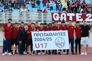 Χειροκρότημα στους μικρούς της Κ17 (Φώτος) 