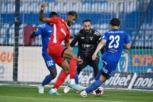 Ερυθρόλευκο διπλό στο "ΠΑΠ"/Αναπτερώθηκαν οι ελπίδες παραμονής (Φώτος)