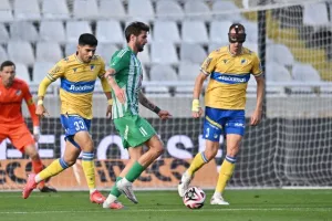 ΑΠΟΕΛ…με ανατροπή και ψαλιδίστηκαν οι ελπίδες του Άρη για τίτλο! (φώτος)