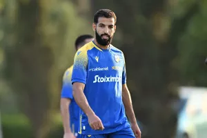 Σιγά, σιγά κοιτάζουν και τις ανανεώσεις 