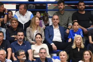 Στην εξέδρα και ο Δήμαρχος 