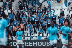 "Συνεχίζουμε, ενωμένοι"