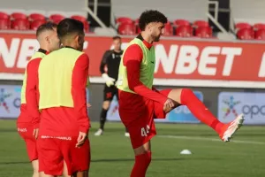 Τέταρτη συνεχόμενη νίκη για ΑΕΛ, βυθίζεται η Νέα Σαλαμίνα