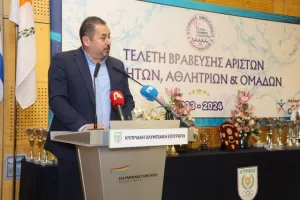 (ΦΩΤΟΣ) Η μεγάλη γιορτή του υγρού στίβου