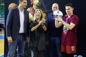Η στιγμή της απονομής στον Κυπελλούχο Κεραυνό (Βίντεο/Φώτος Kerkida)