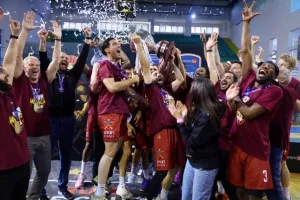 Η στιγμή της απονομής στον Κυπελλούχο Κεραυνό (Βίντεο/Φώτος Kerkida)