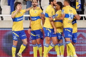ΑΠΟΕΛ…με ανατροπή και ψαλιδίστηκαν οι ελπίδες του Άρη για τίτλο! (φώτος)