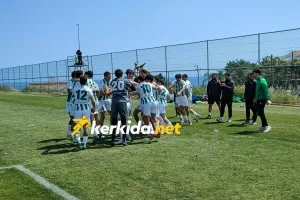 (Βίντεο Kerkida)Τα πανηγύρια των πρωταθλητών: "Σια λαλαλα... Ομόνοια"