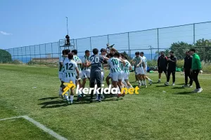 (Βίντεο Kerkida)Τα πανηγύρια των πρωταθλητών: "Σια λαλαλα... Ομόνοια"