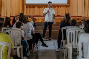 Ο Γιώργος Αχιλλέως, διδάσκει το «Ευ Αγωνίζεσθαι»