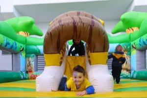 (ΦΩΤΟΣ kerkida.net) Aρκετός κόσμος στο ΑΕΛίστικο Pre game Party