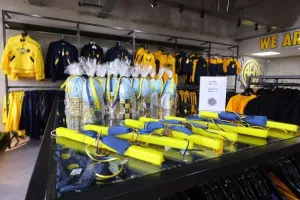 (ΦΩΤΟΣ kerkida.net) Aρκετός κόσμος στο ΑΕΛίστικο Pre game Party