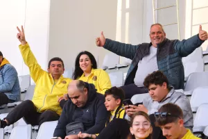 ΦΩΤΟΣ από τις κερκίδες