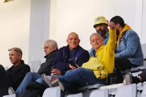 ΦΩΤΟΣ από τις κερκίδες