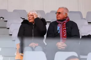 ΦΩΤΟΣ από τις κερκίδες