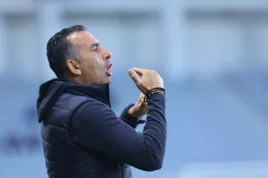 Κολλημένοι...με την ισοπαλία Απόλλων και ΑΠΟΕΛ!