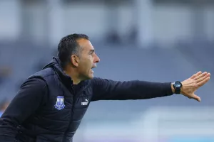 Κολλημένοι...με την ισοπαλία Απόλλων και ΑΠΟΕΛ!