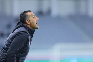 Κολλημένοι...με την ισοπαλία Απόλλων και ΑΠΟΕΛ!
