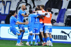 Ανατροπή και ''τριάρα'' με υπογραφή Αυγουστή (Φώτος)