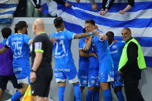 Ανατροπή και ''τριάρα'' με υπογραφή Αυγουστή (Φώτος)