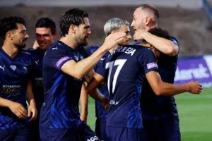 Η Πάφος χαϊδεύει το πρώτο της πρωτάθλημα, με…δίμπαλο Κορέια! (φώτος)