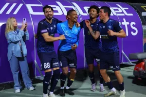 Η Πάφος χαϊδεύει το πρώτο της πρωτάθλημα, με…δίμπαλο Κορέια! (φώτος)