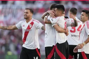 Ο 17χρονος Μασταντουόνο έλαμψε στο Superclasico με φάουλ-μαγεία