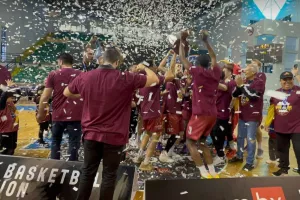 Η στιγμή της απονομής στον Κυπελλούχο Κεραυνό (Βίντεο/Φώτος Kerkida)