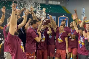 Η στιγμή της απονομής στον Κυπελλούχο Κεραυνό (Βίντεο/Φώτος Kerkida)