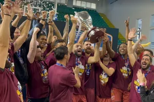Η στιγμή της απονομής στον Κυπελλούχο Κεραυνό (Βίντεο/Φώτος Kerkida)