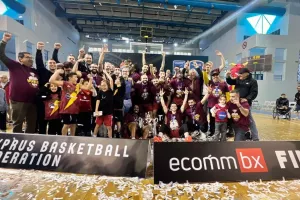 Η στιγμή της απονομής στον Κυπελλούχο Κεραυνό (Βίντεο/Φώτος Kerkida)