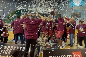 Η στιγμή της απονομής στον Κυπελλούχο Κεραυνό (Βίντεο/Φώτος Kerkida)