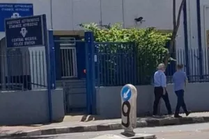 Θύρα 9/ "Παπασταύρου και Αργυρίδης αποφάσισαν να περάσουν την Μ. Παρασκευή δίνοντας καταθέσεις"